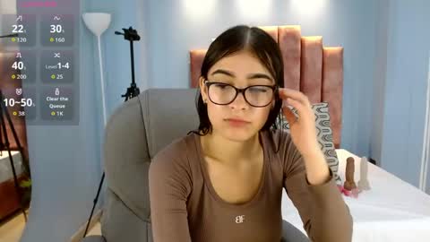 drilau_18 online show from May 21, 4:41 am