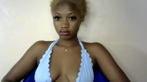 Snapshot of dripping_pussy75 chatting on July 28, 11:17 am drip pussy online show from July 28, 11:17 am