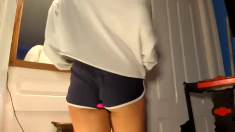 Snapshot of drippinglilygagwell chatting on February 24, 2:53 am drippinglilygagwell online show from February 24, 2:53 am