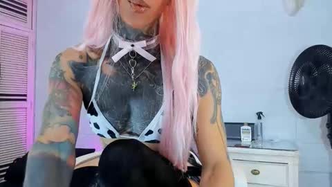 drippyorlove online show from March 19, 5:50 pm