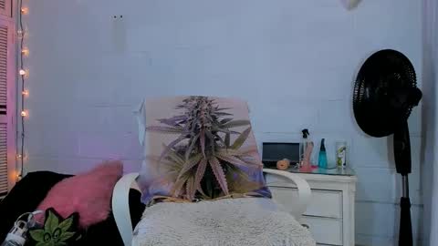 drippyorlove online show from April 16, 7:14 pm