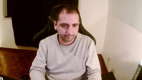 Snapshot of droooooones chatting on February 27, 11:26 pm droooooones online show from February 27, 11:26 pm