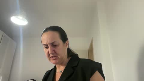 Dr. Resa online show from February 1, 10:41 pm