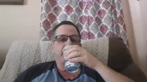 Snapshot of drthick1224 chatting on February 4, 5:52 pm drthick1224 online show from February 4, 5:52 pm