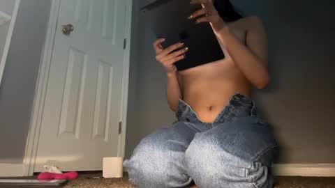 Snapshot of dtfmexbxtch69 chatting on December 5, 2:22 pm dtfmexbxtch69 online show from December 5, 2:22 pm