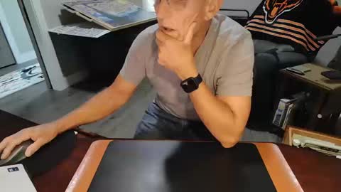 Snapshot of dubl55nikl chatting on October 12, 7:13 pm DublNikl online show from October 12, 7:13 pm