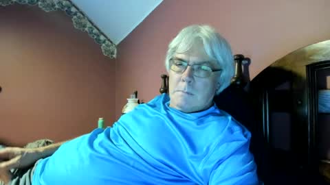 Snapshot of dug38 chatting on June 15, 3:53 am Doug online show from June 15, 3:53 am