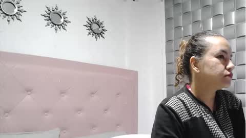 dulce__lovee online show from October 15, 9:31 am