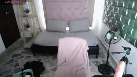 dulce__lovee online show from January 7, 12:13 am