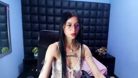 dulce_miiaa online show from November 29, 4:32 pm