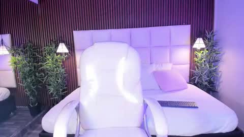 Dulce  online show from January 12, 5:07 pm