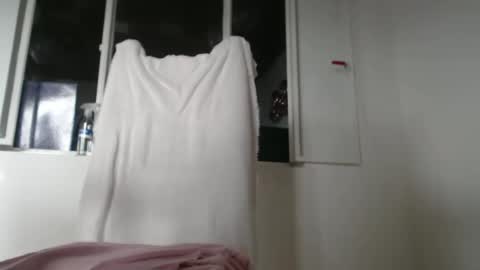 Snapshot of dulceisabellax chatting on March 7, 6:33 pm dulceisabellax online show from March 7, 6:33 pm