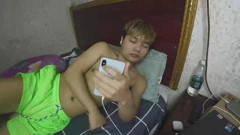 Snapshot of dumeila chatting on December 22, 4:15 pm dumeila online show from December 22, 4:15 pm