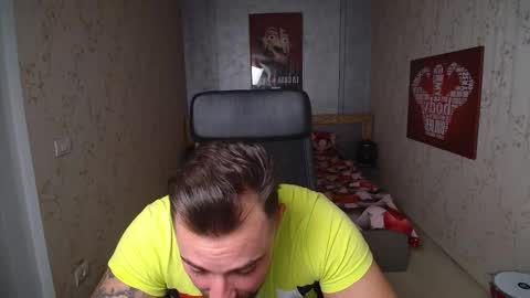 Snapshot of duncanstones chatting on January 2, 3:08 pm DuncanStone online show from January 2, 3:08 pm