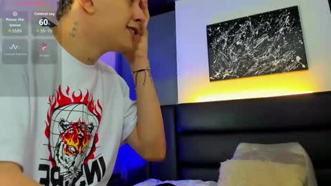 Snapshot of duolust chatting on October 25, 12:13 pm Thomas and Noah online show from October 25, 12:13 pm