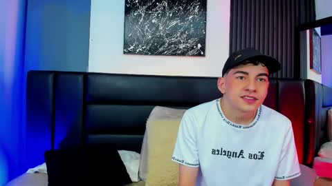 Snapshot of duolust chatting on November 4, 12:04 pm Thomas and Noah online show from November 4, 12:04 pm