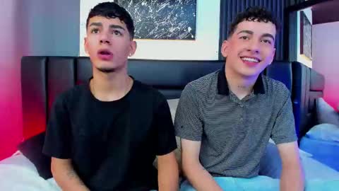 Snapshot of duolust chatting on November 6, 8:10 pm Thomas and Noah online show from November 6, 8:10 pm