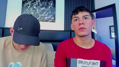 Snapshot of duolust chatting on November 11, 8:42 pm Thomas and Noah online show from November 11, 8:42 pm