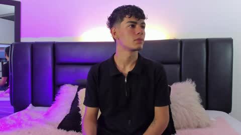 Thomas and Noah online show from May 21, 12:12 pm