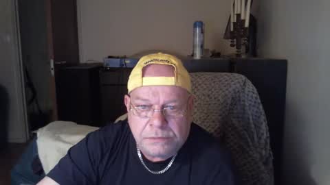 Snapshot of durk55 chatting on March 2, 7:21 pm durk55 online show from March 2, 7:21 pm