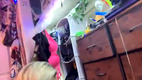 Snapshot of durkdiggler42 chatting on August 3, 8:57 am durkdiggler42 online show from August 3, 8:57 am