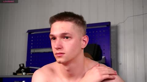 Dustyn online show from December 20, 3:08 pm