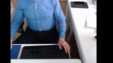 dutchpornking2 online show from February 6, 8:07 am