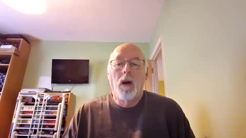 Snapshot of dutchunclejohn chatting on April 16, 10:05 am DutchUncleJohn online show from April 16, 10:05 am