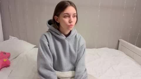 Snapshot of dutifulandwet chatting on March 1, 1:18 am Noah online show from March 1, 1:18 am