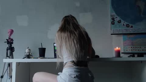 Snapshot of duttyigyal chatting on March 1, 12:34 pm DUTTY IGYAL online show from March 1, 12:34 pm