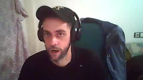 Snapshot of dvdvlc29 chatting on December 18, 3:34 am david online show from December 18, 3:34 am