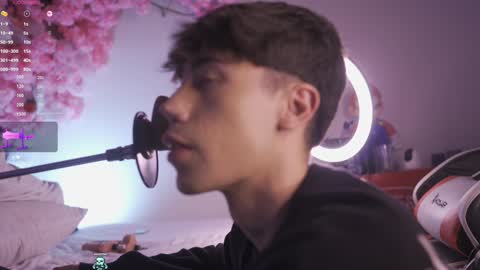 Snapshot of dwayne_xx chatting on December 27, 7:35 pm Dwayne xx online show from December 27, 7:35 pm