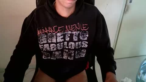 Snapshot of dwaynejamesjackson chatting on September 16, 9:21 am dwaynejamesjackson online show from September 16, 9:21 am