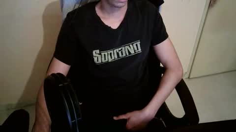 Snapshot of dwaynejamesjackson chatting on December 22, 11:35 pm dwaynejamesjackson online show from December 22, 11:35 pm