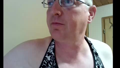 dwtsaskia80 online show from October 6, 5:43 pm