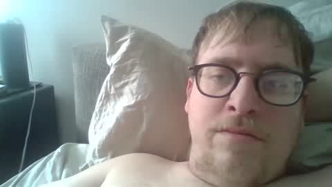 Snapshot of dxjbre chatting on February 18, 9:09 pm dxjbre online show from February 18, 9:09 pm