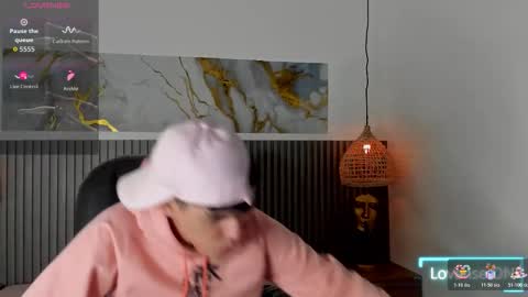 dyla_n18_ online show from March 23, 8:13 pm