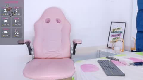 Snapshot of dylan_gray_ chatting on February 10, 5:52 pm dylan online show from February 10, 5:52 pm