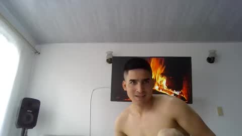 Snapshot of dylan_gray_ chatting on February 17, 5:53 pm dylan online show from February 17, 5:53 pm