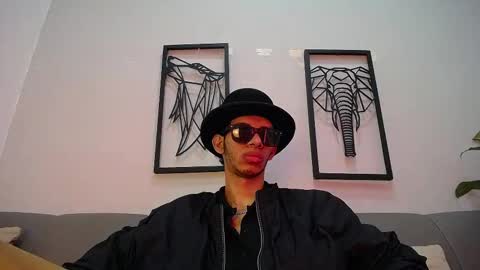 dylan_scotts online show from October 20, 9:48 pm