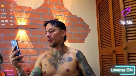 D Y L A N online show from November 1, 8:55 pm