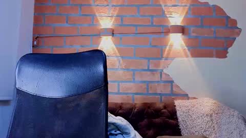 D Y L A N online show from March 16, 2:39 am