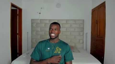 Dylan Taylor online show from February 9, 3:21 am