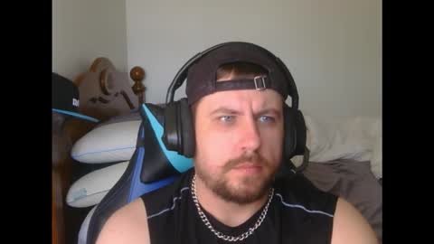 Snapshot of dylboi47 chatting on October 19, 6:19 pm dylboi47 online show from October 19, 6:19 pm