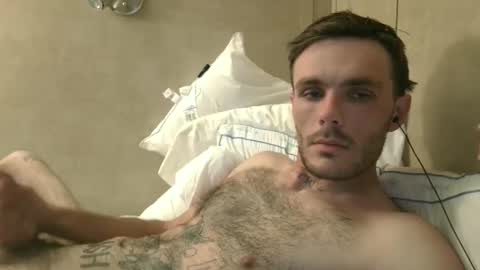 Snapshot of dylp400 chatting on January 5, 1:26 pm dylp400 online show from January 5, 1:26 pm