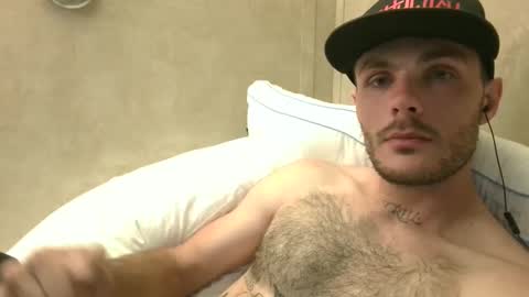 Snapshot of dylp400 chatting on January 9, 12:19 pm dylp400 online show from January 9, 12:19 pm