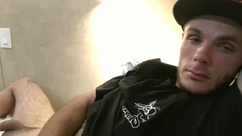 Snapshot of dylp400 chatting on January 19, 9:55 am dylp400 online show from January 19, 9:55 am