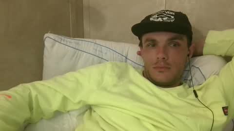 Snapshot of dylp400 chatting on February 2, 5:48 pm dylp400 online show from February 2, 5:48 pm