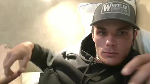 Snapshot of dylp400 chatting on February 11, 2:57 am dylp400 online show from February 11, 2:57 am