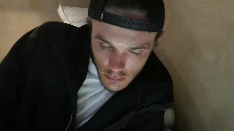 Snapshot of dylp400 chatting on February 20, 11:53 am dylp400 online show from February 20, 11:53 am